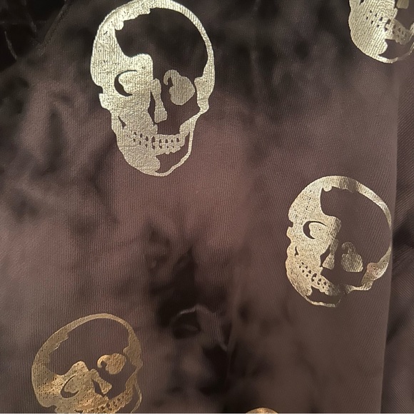 ⭐️Host Pick ⭐️ CHRLDR Skull Crewneck Sweatshirt - Picture 5 of 5